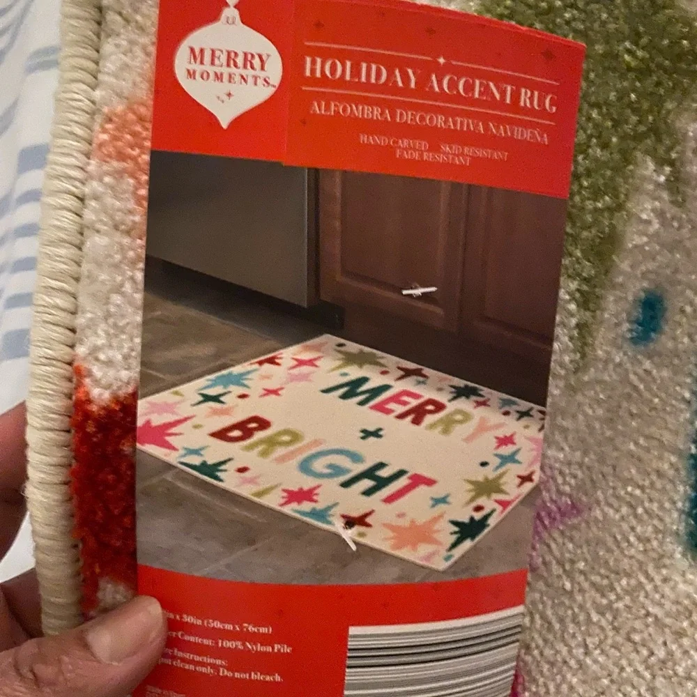 NWT Festive 'Christmas accent rug non skid Merry & Bright' Multicolor 20” x30”